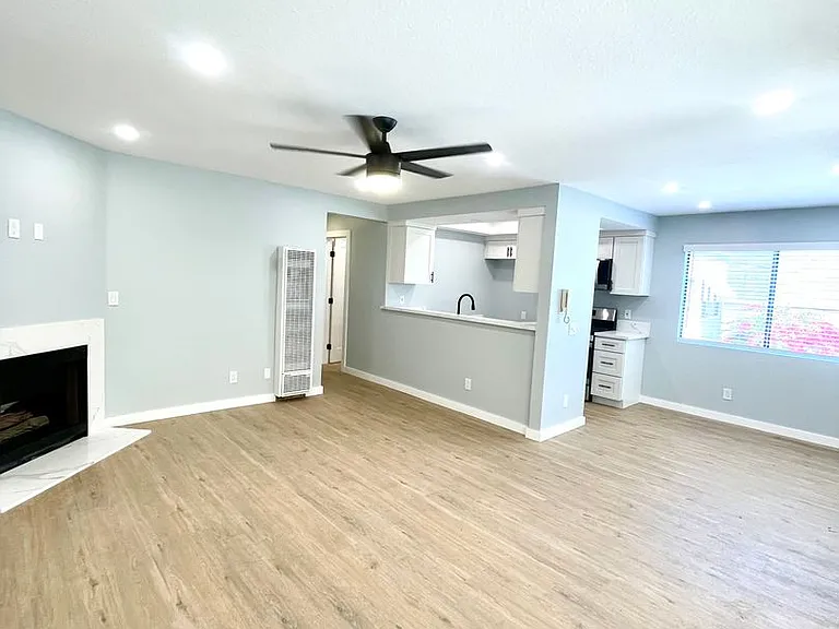 1245 E. 3rd Street — Photo 10