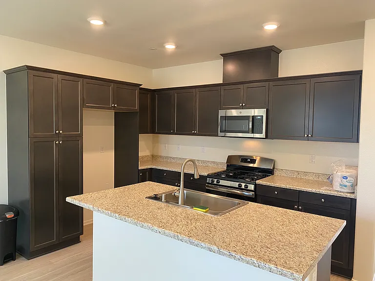 30395 Town Square Dr — Photo 24