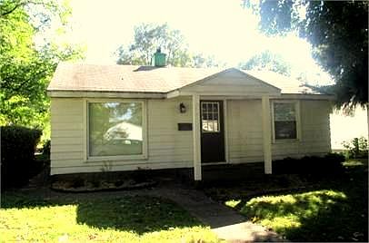 1st image of 826 W Bryan St