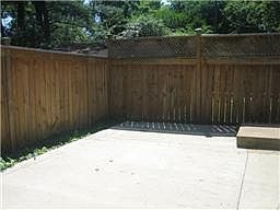 3rd image of 4004 Cambridge Ave