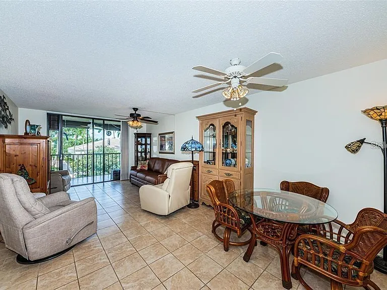 1324 Pasadena Ave S #205 — Photo 13