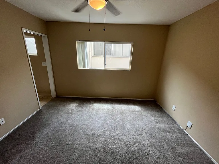 5065 W Point Loma Blvd #C — Photo 6