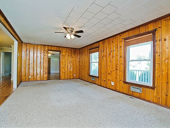 5th image of 24 Green Acres Dr