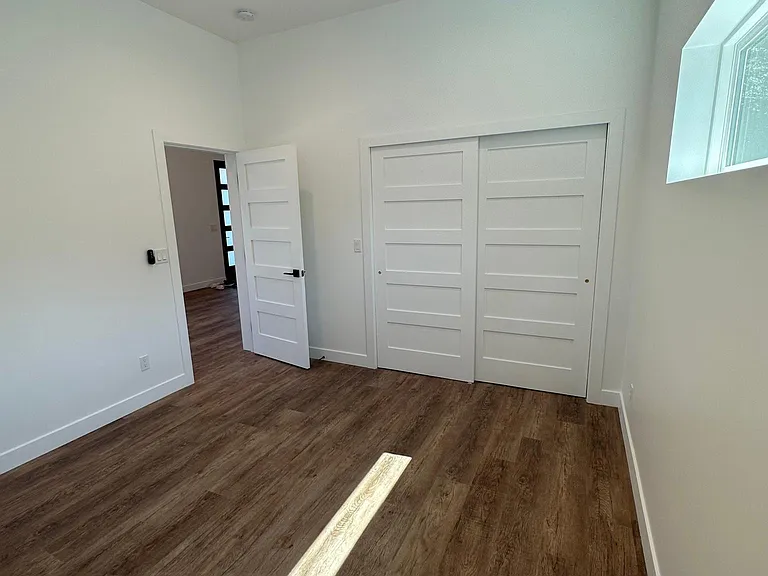 1845 N Screenland Dr — Photo 21