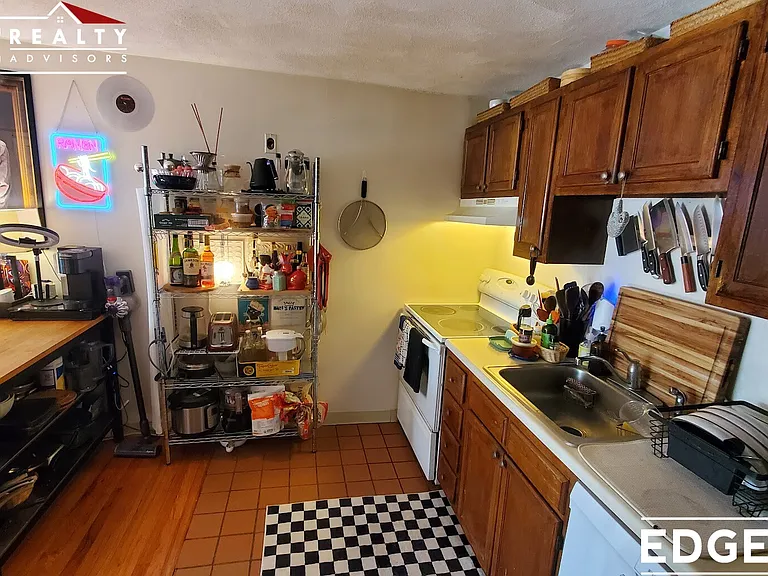 245 Kelton St #24 — Photo 7