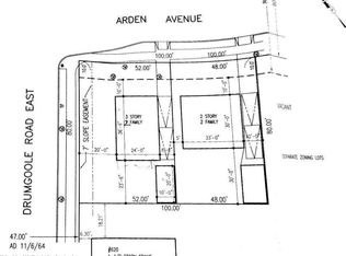 614 Drumgoole Rd E, Staten Island, NY 10312