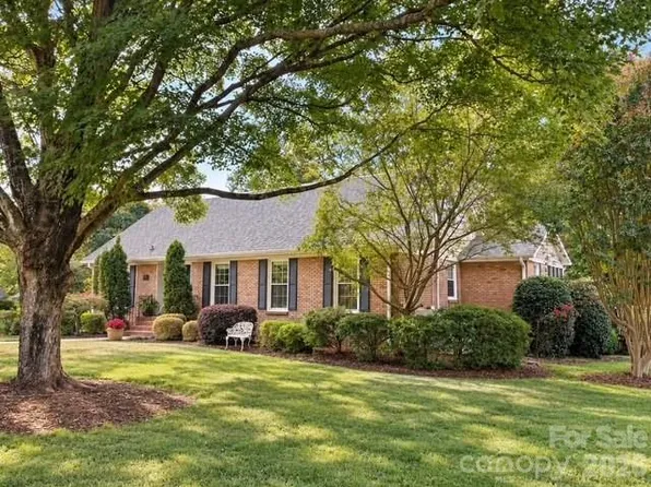 19916 Floral Ln, Cornelius, NC 28031