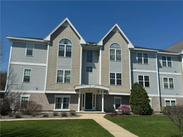 200 Roger Williams Ave Unit 204, Rumford, RI 02916
