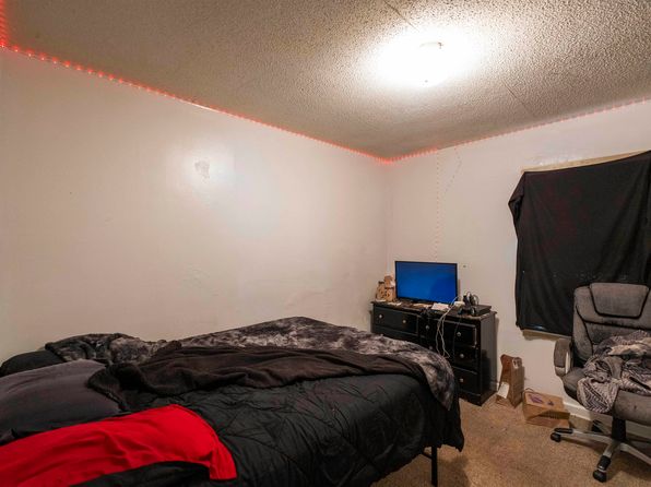 wichita-kansas-443187045 picture