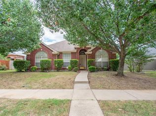 420 Ivan Dr, Lewisville, TX 75067
