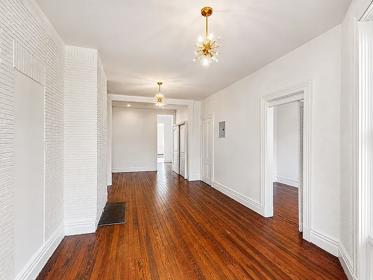 155 Russell St #2 — Photo 8