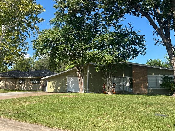 2nd image of 5826 Black Oak Dr