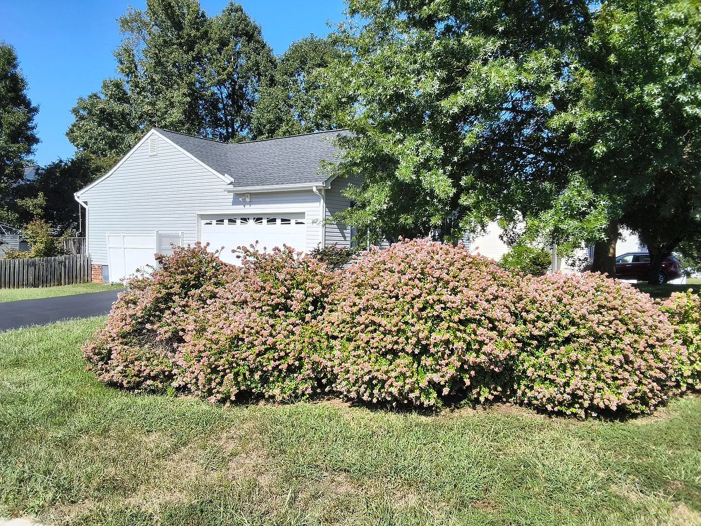 Great corner lot ranch in Ashbrook Subdivision — Photo 3