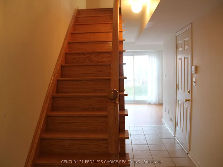 80 Acorn Pl #21 — Photo 2