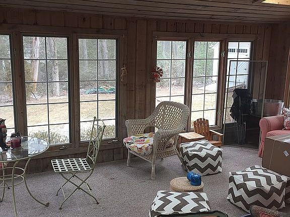 Three season sunroom