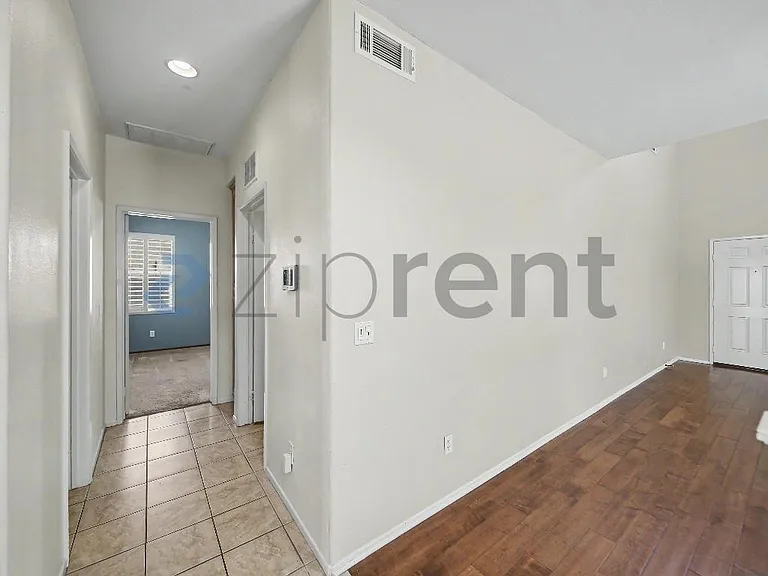 294 Kieswetter St — Photo 13