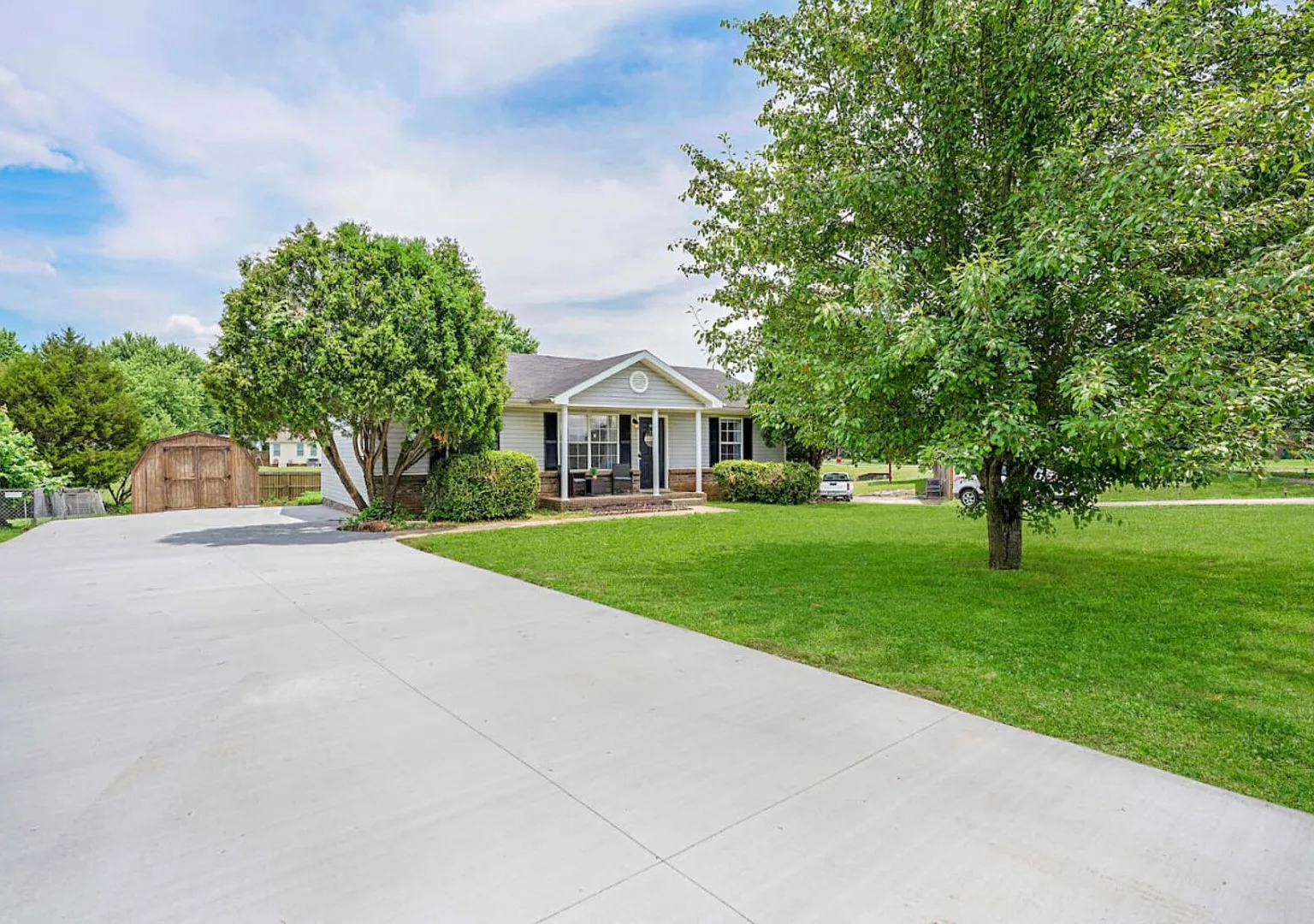 Charming House Close to Fort Campbell and Casino — Photo 2