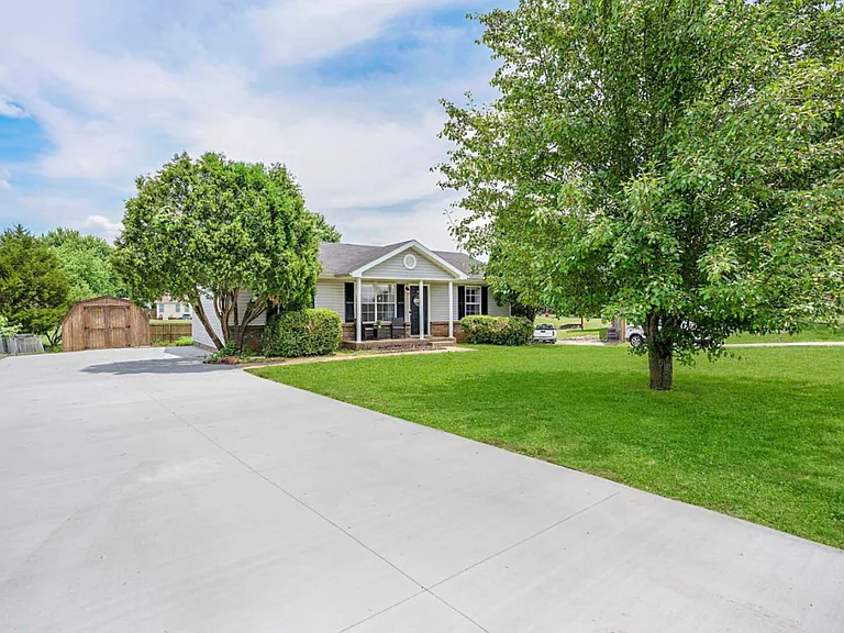 Oak Lawn Dr — Photo 2