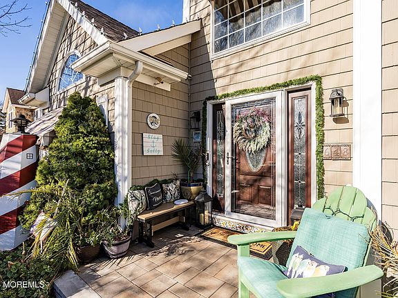 4th image of 648 Point Avenue