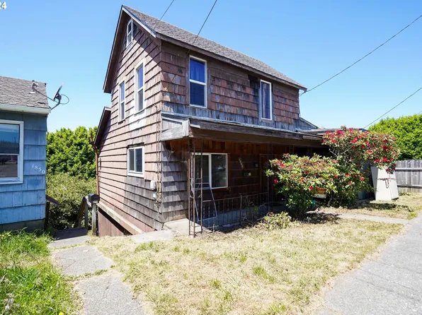 1848 Meade St, North Bend, OR 97459