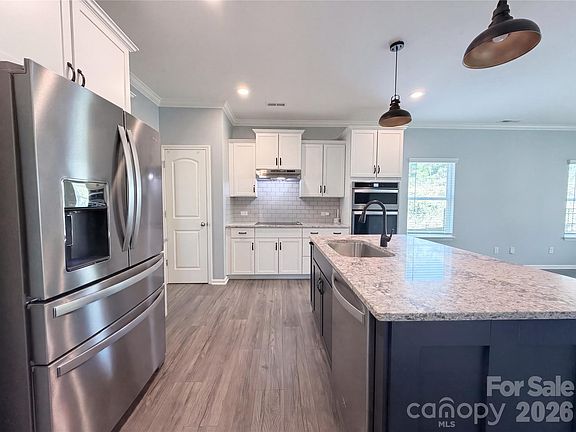 2nd image of 194 Canada Dr