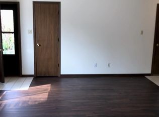 1040 SW Lilly Cir, Topeka, KS 66604