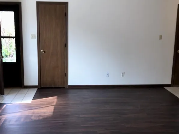 1040 SW Lilly Cir, Topeka, KS 66604