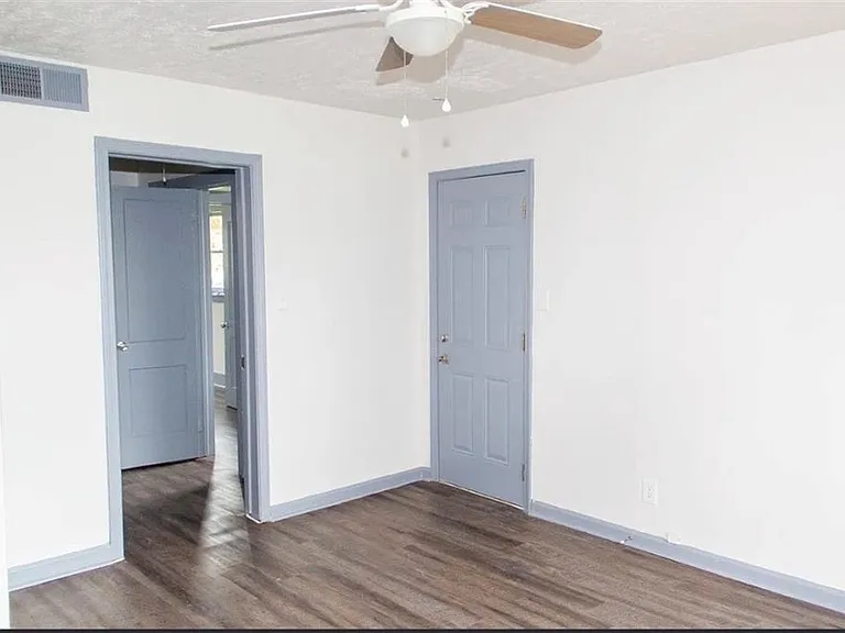 2418 Crestview Ave — Photo 16