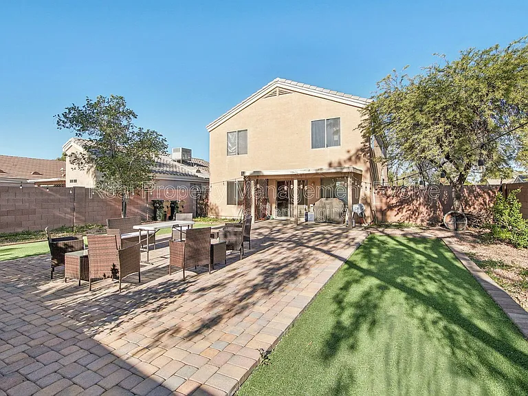 12571 W Mauna Loa Ln — Photo 32