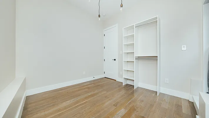 Rented by Nooklyn NYC LLC | media 17