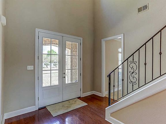 3rd image of 7929 Cale Falls Ln