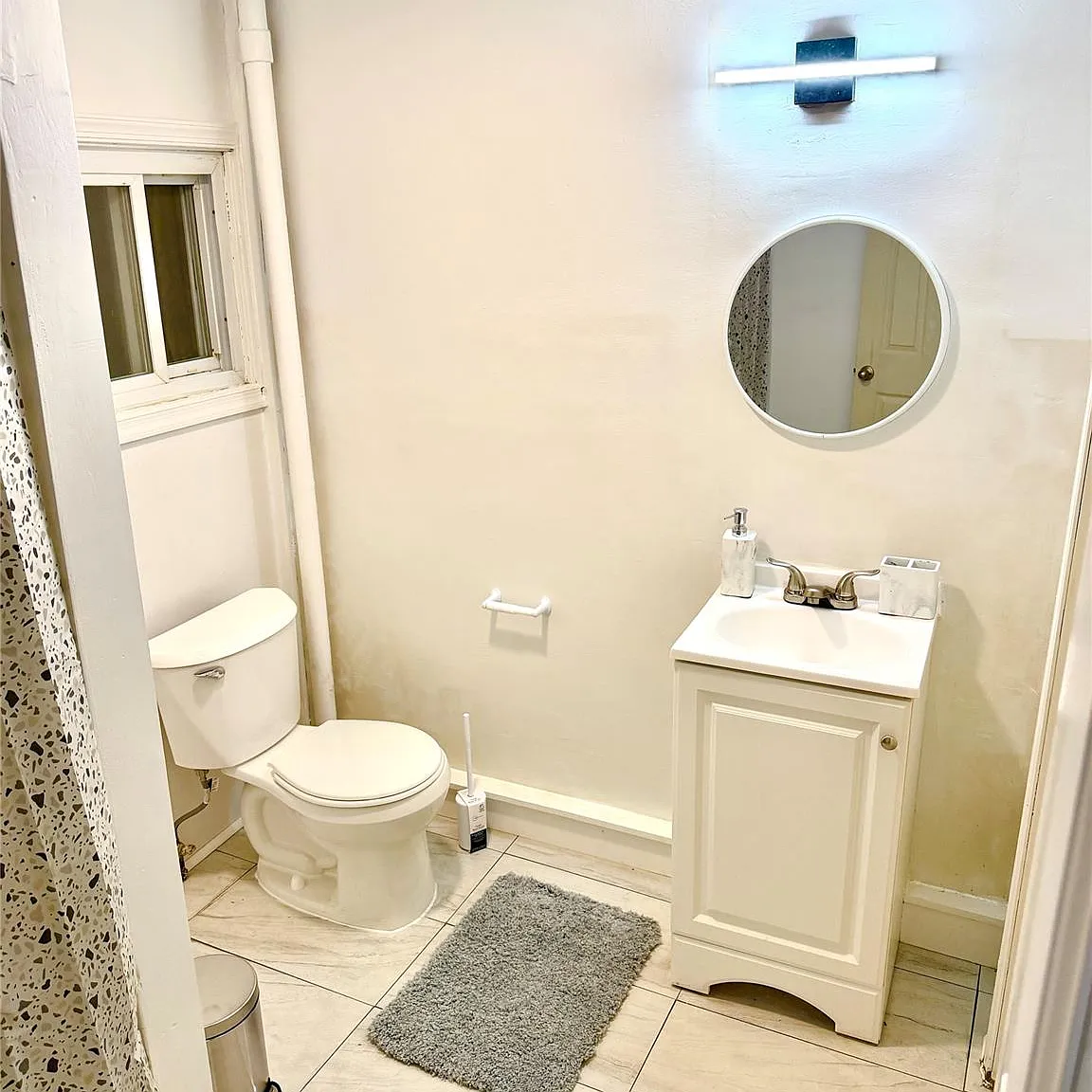 2 bed, 1.0 bath, 850 sqft, $1,650 — Photo 2