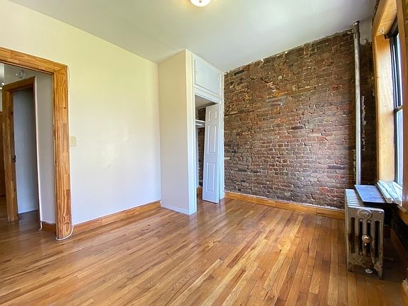 4th image of 131 Avenue C