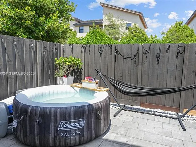 8005 NW 104th Ct — Photo 19