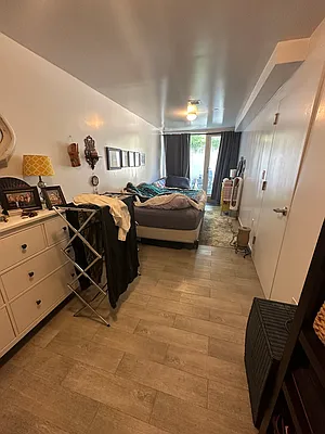 Rented by FLATS & PADS LLC | media 12