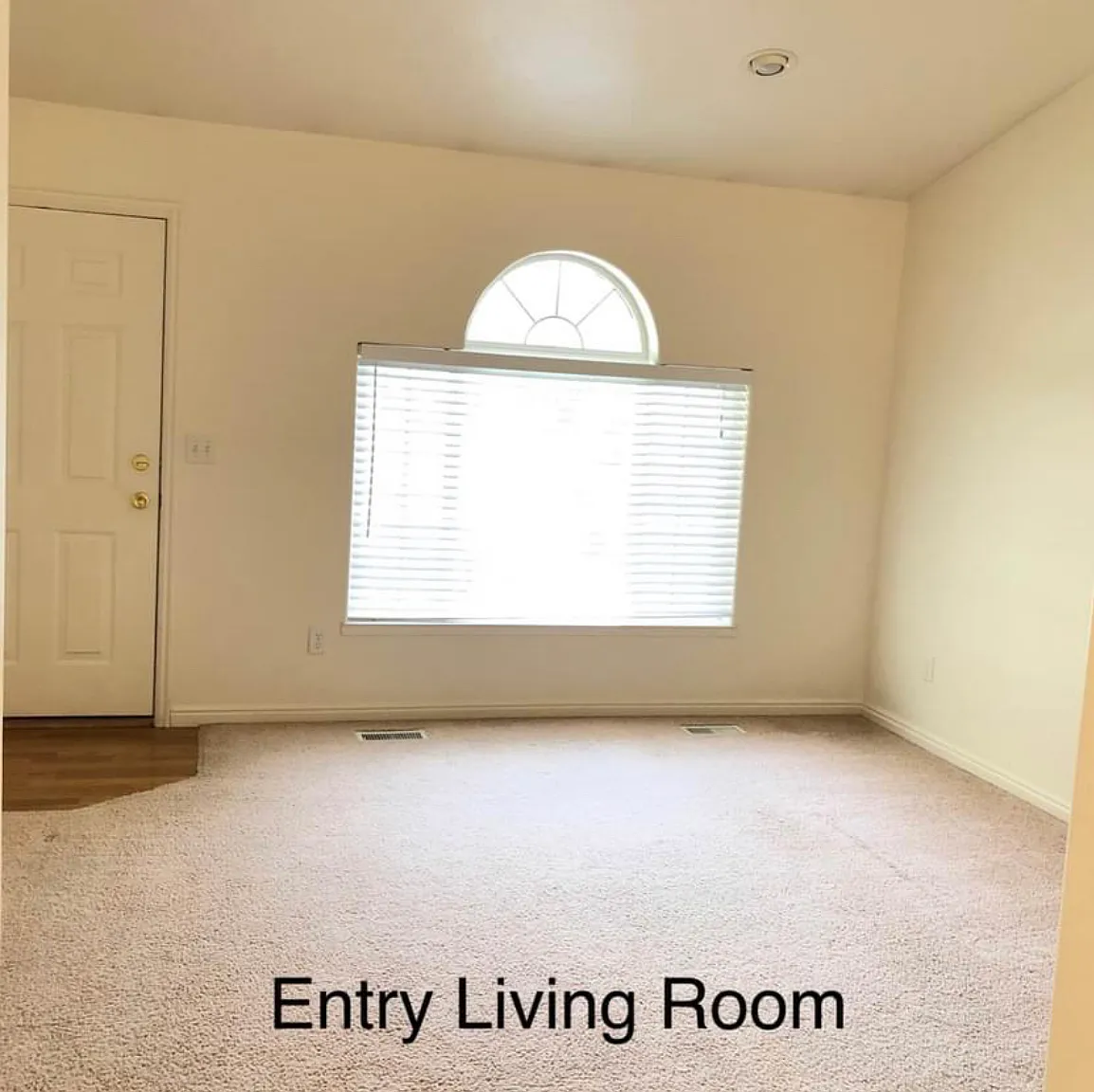 2 bed, 1136 sqft, $1,600 — Photo 2