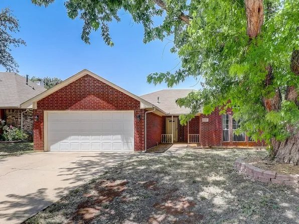 1004 Westgrove Dr, Saginaw, TX 76179