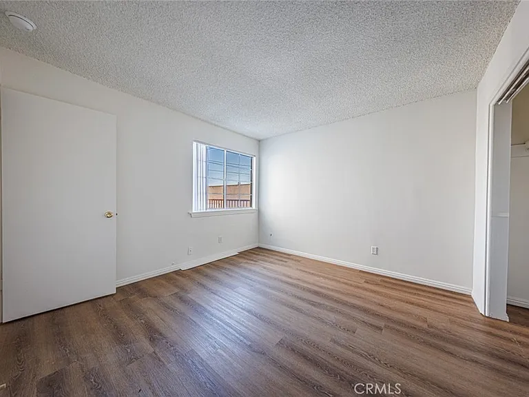 810 E Grand Ave — Photo 17