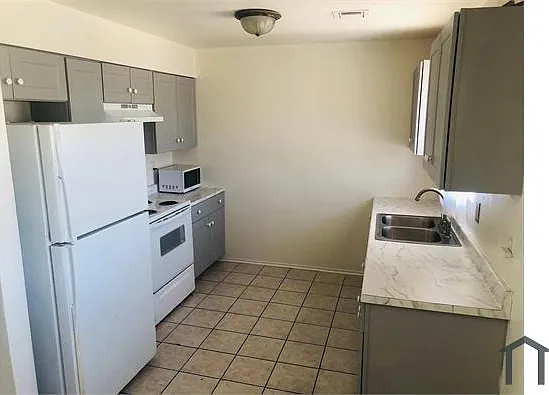 1832 Goldfield St #2 — Photo 2