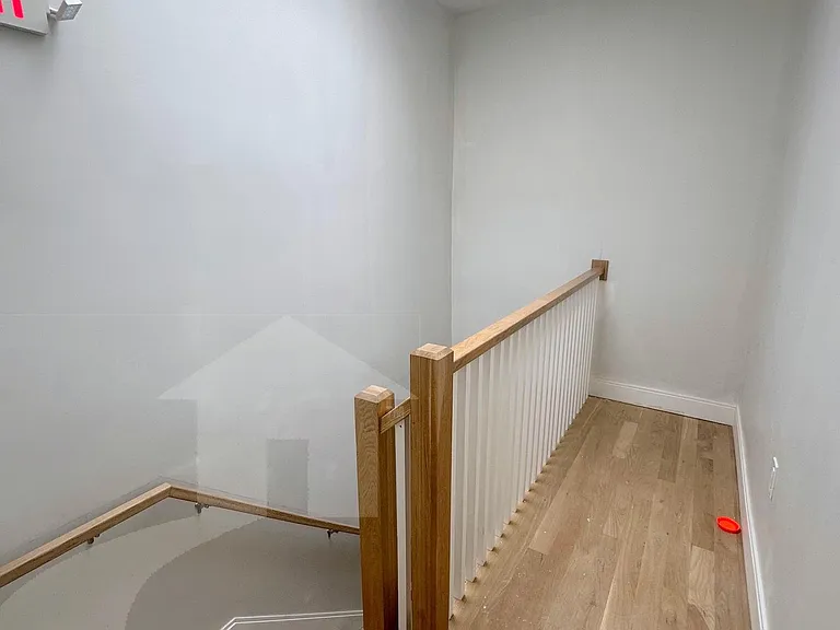 37 Gore St — Photo 6