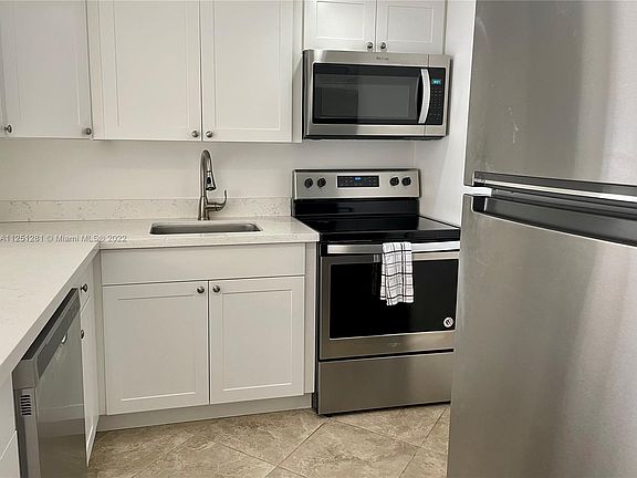 5th image of 100 Edgewater Dr APT 333