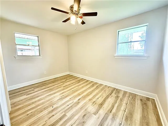 5016 Trenton St — Photo 9
