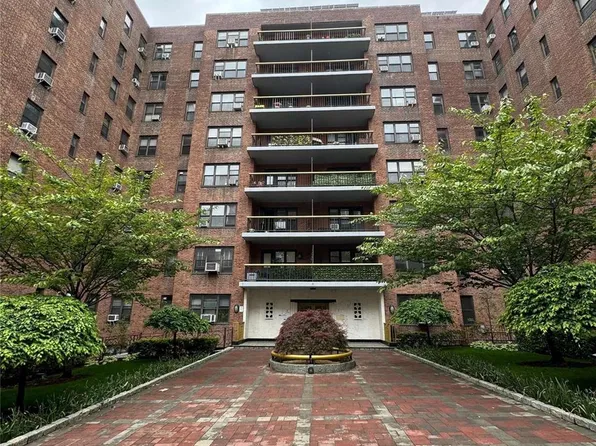 67-76 Booth Street #1G, Forest Hills, NY 11375