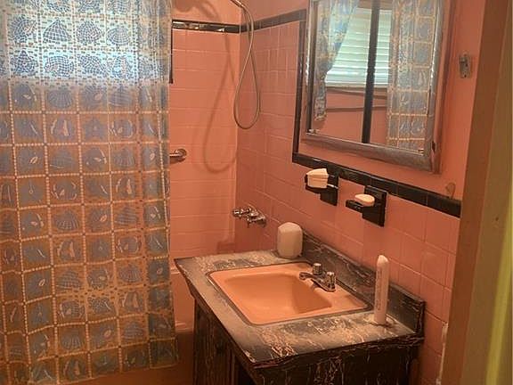 5th image of 1134 E 221st St