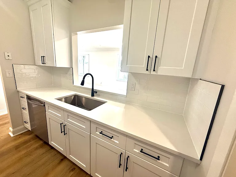 200 Paterson Ave #A1 — Photo 7