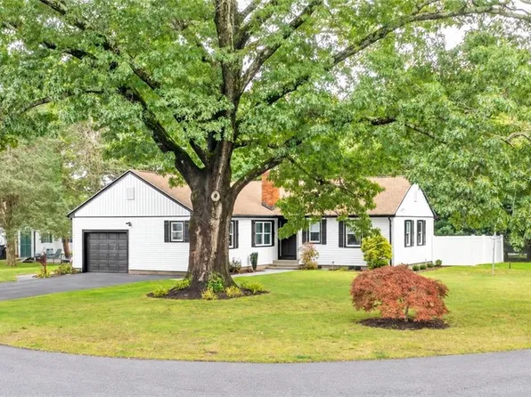 5 Sweetfern Rd, Warwick, RI 02888