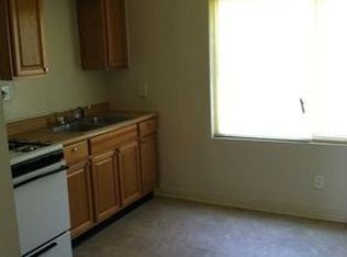 3524 Manslick Rd APT 19A, Louisville, KY 40215