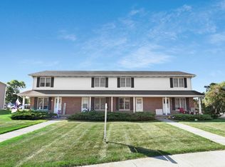110 Colonial Pkwy, Yorkville, IL 60560