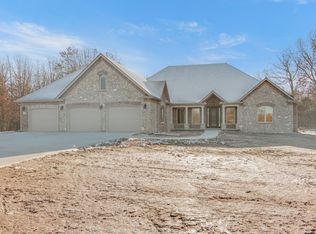2753 Meed Dr, Loma Linda, MO 64804
