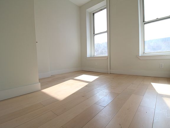 5th image of 689 Dekalb Ave